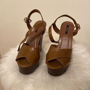 NWOT Forever21 brown platform heels sz 8